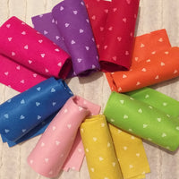 tessuto feltro pannolenci stampato colorato fantasia cuoricini negozio online per lavoretti natale pasquali san valentino festa mamma giostrine bambini stoffa da hobbistica