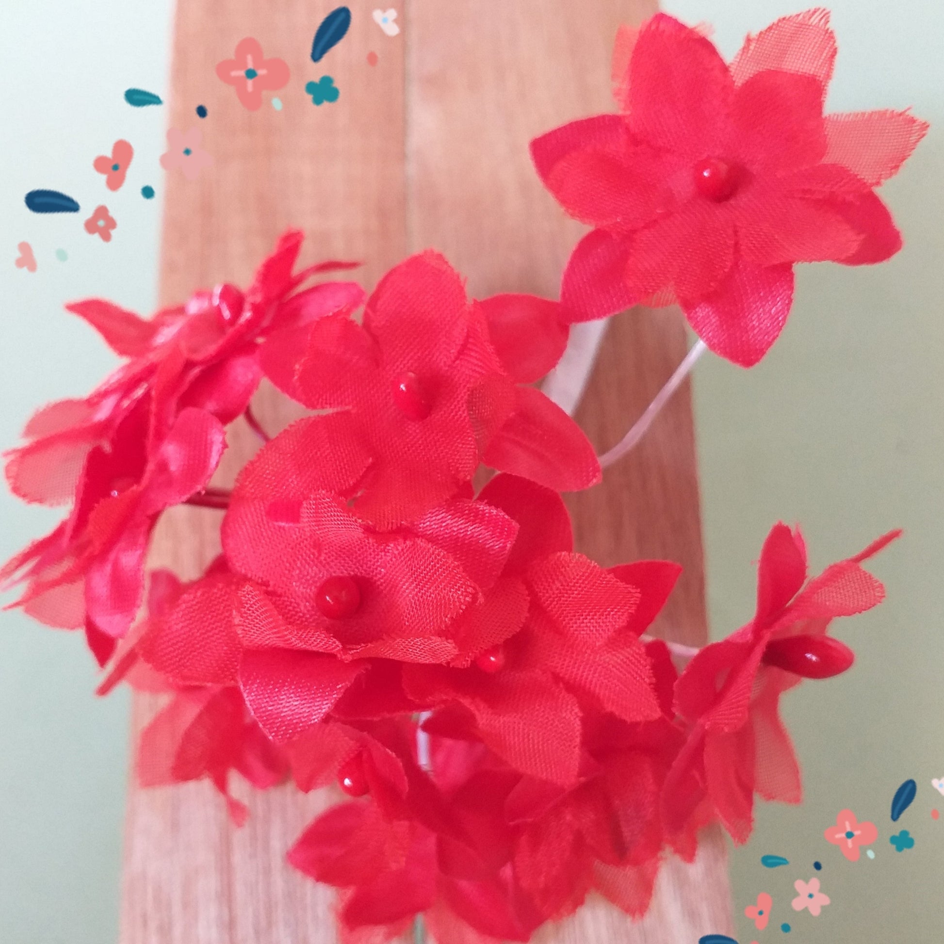 Fiori rossi per bomboniere fai da te di stoffa organza per laurea con steli gambi e pistilli