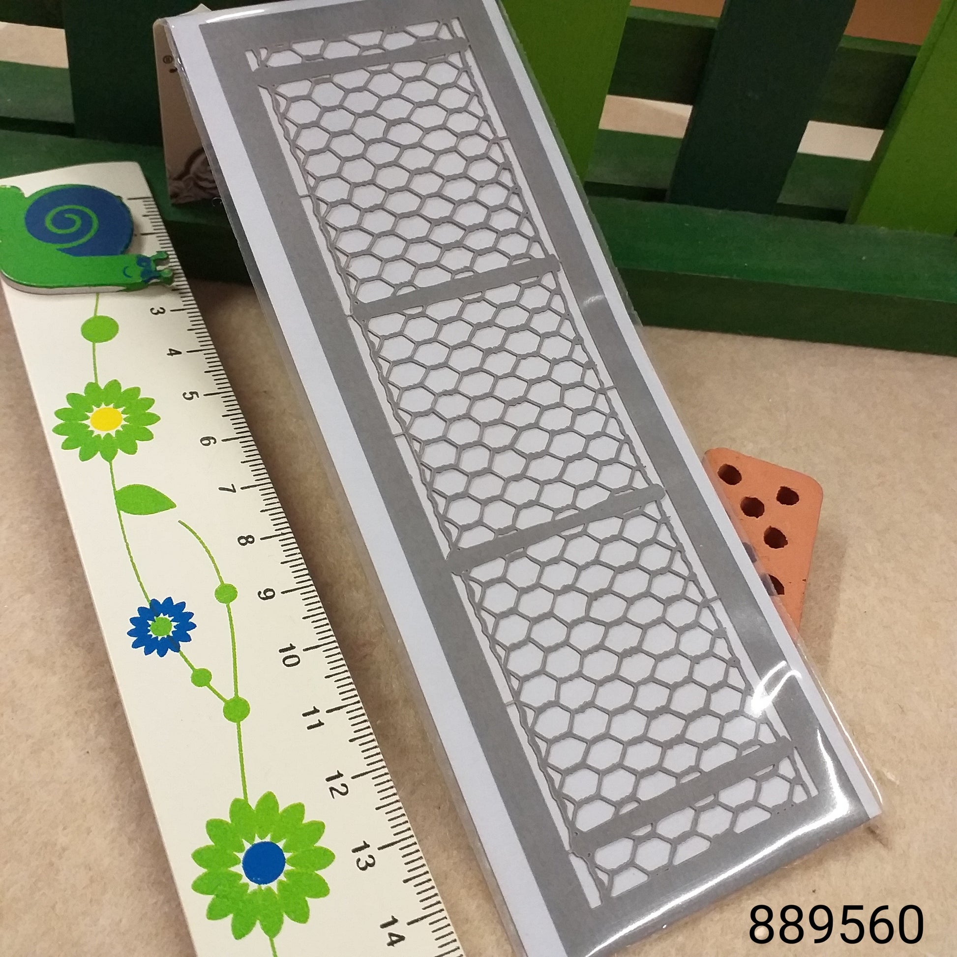 MISS KUTY Fustella fine ZAG Forme geometriche esagonali 8u. Per tagliare carta, cartoncino, EVA e fogli di alluminio per progetti di cartoleria MISS KUTY Fustella fine ZAG Forme geometriche esagonali 8u. Per tagliare carta, cartoncino, EVA e fogli di alluminio per progetti di cartoleria