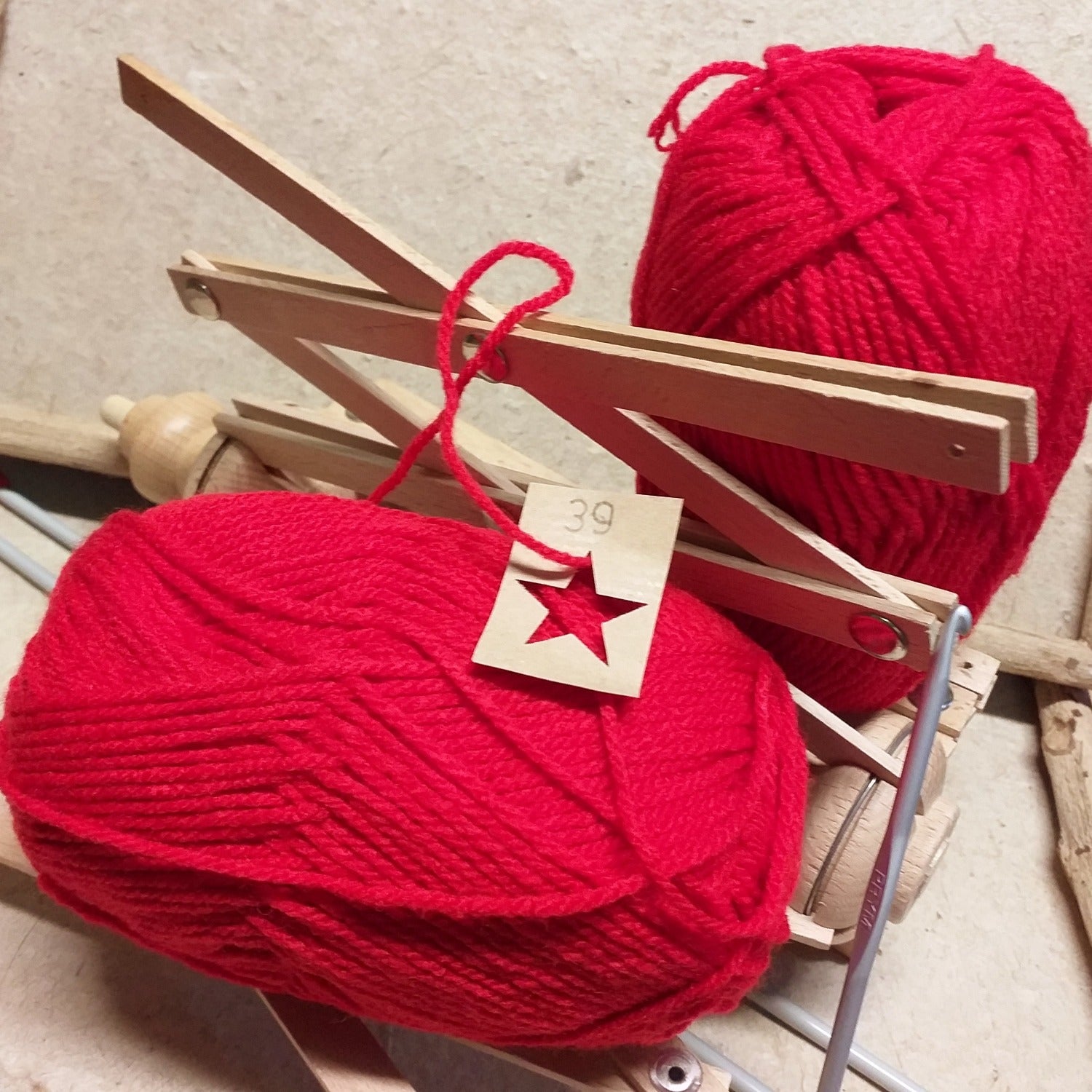 Stafil colors rosso carminio 39 colori lana acrilica economica sintetica offerta filati gomitoli poliestere per uncinetto e lavori ai ferri a maglia uso sferruzzare amigurumi sciarpe maglioni copertine bambini decorazioni natalizie