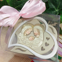 idea bimba femminuccia rosa scatola trasparente Santa Sacra Famiglia icona religiosa moderna stilizzata Emotion forma doppio cuore 8 cm con cuoricini beige panna colori confezione come bomboniera Battesimo Comunione Cresima
