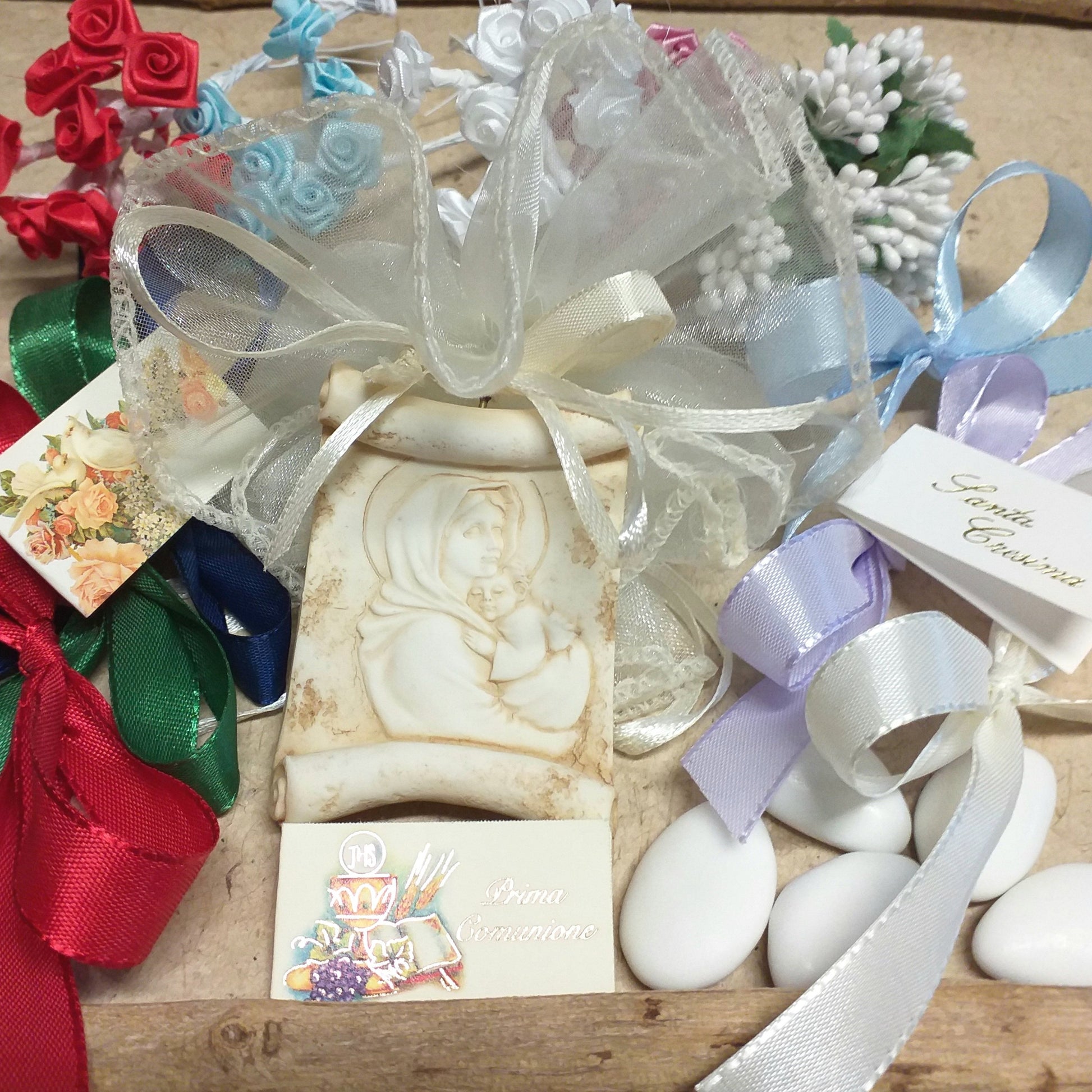colori fiori nastri bigliettini confetti fai da te kit icona Maternità sacra religiosa Madonna rappresentazione pergamena per bomboniere nascita Battesimo Cresima matrimonio Comunione
