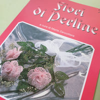 manuali libri creativi perline fiori del kit conteria, copertina mazzo di rose di Venezia con foglie per bomboniere