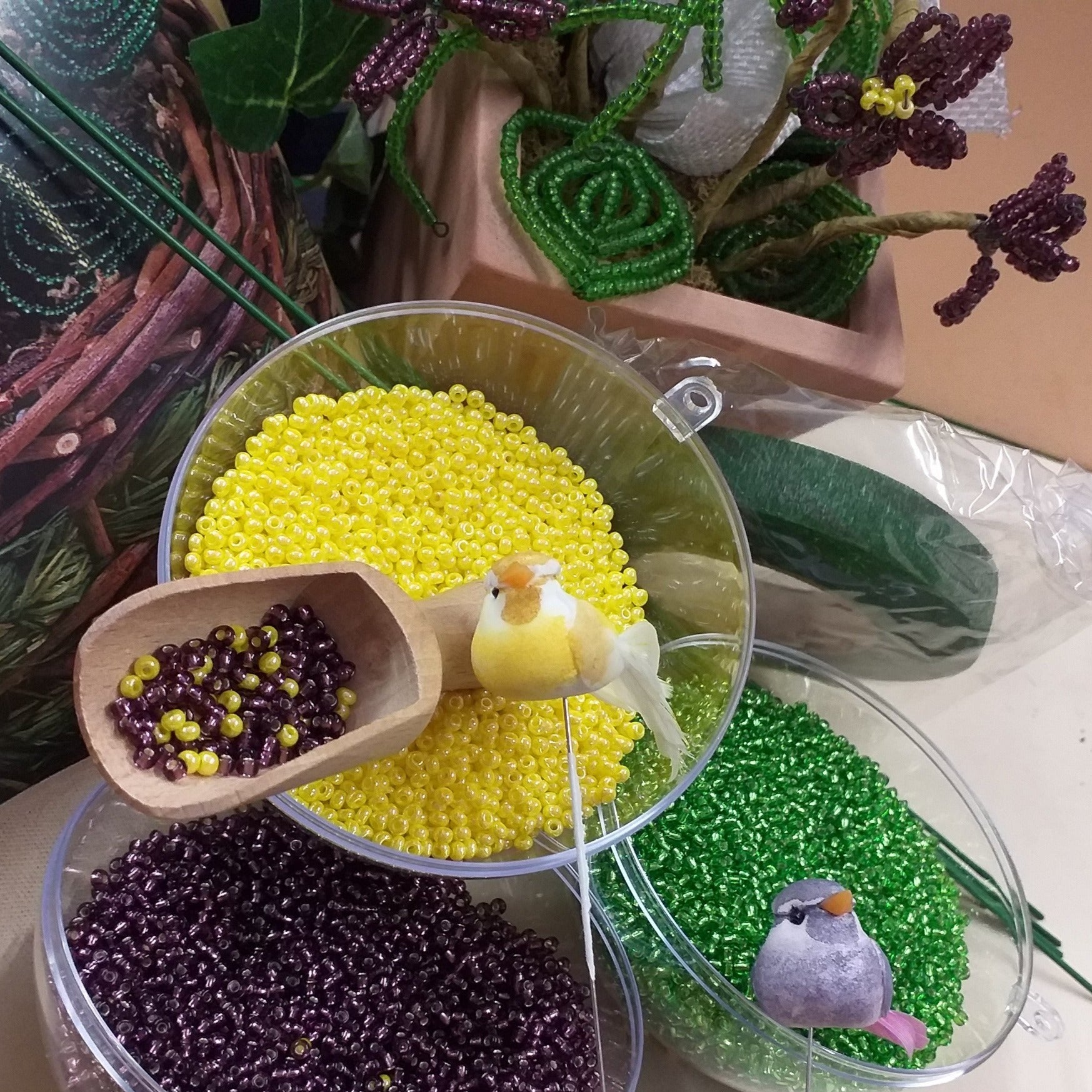 Kit 24 Perline Di Silicone Primaverili A Forma Di Fiore, Farfalla E Foglia Con Filo Colorato – Ideale Per Creare Bracciali, Portachiavi E Penne DIY
