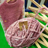lavori a maglia ciniglia lana Stafil Liana gomitolo 100 g 65 metri filato colori rosa antico 06 manuale idee schemi gilet poncho bimba all'uncinetto