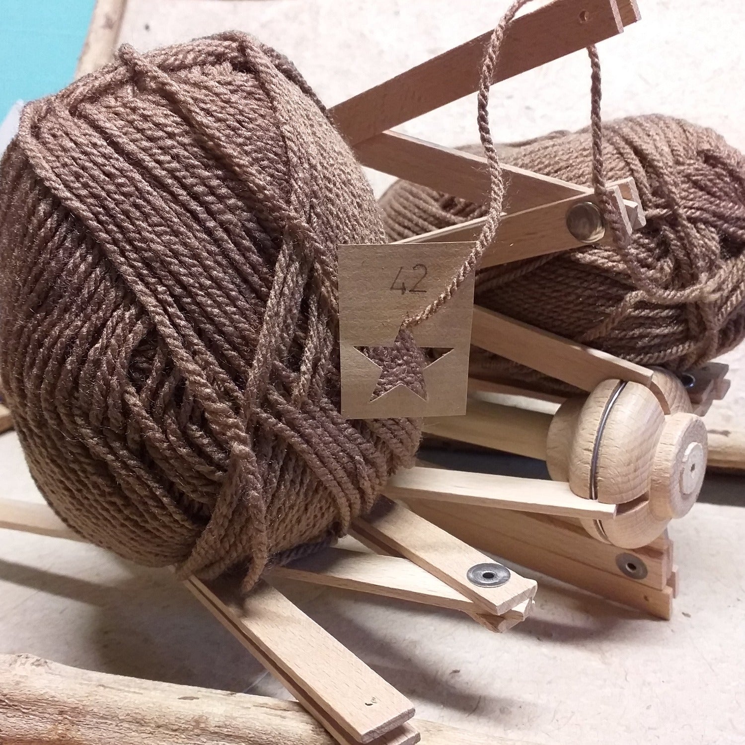 Stafil colors marrone cammello scuro colori lana acrilica economica sintetica offerta filati gomitoli poliestere per uncinetto e lavori ai ferri a maglia uso sferruzzare amigurumi sciarpe maglioni copertine bambini decorazioni natalizie