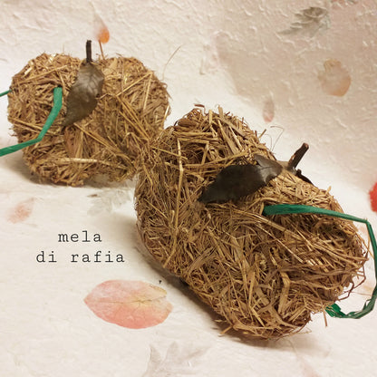 mela di rafia da appendere addobbi per hobby creativi uso confezioni regalo decorazioni Pasquali Natale packaging