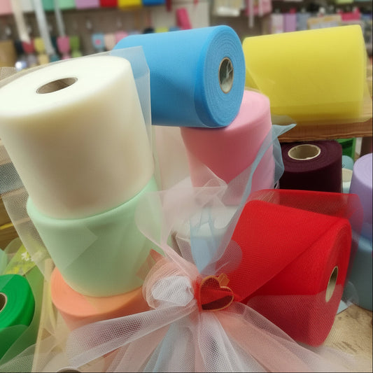 vendita online negozio vetrina colori nastri tulle bomboniere addobbi cucito creativo tessuto rotolo economico e metro uso confezionamento confetti cucito bamboline
