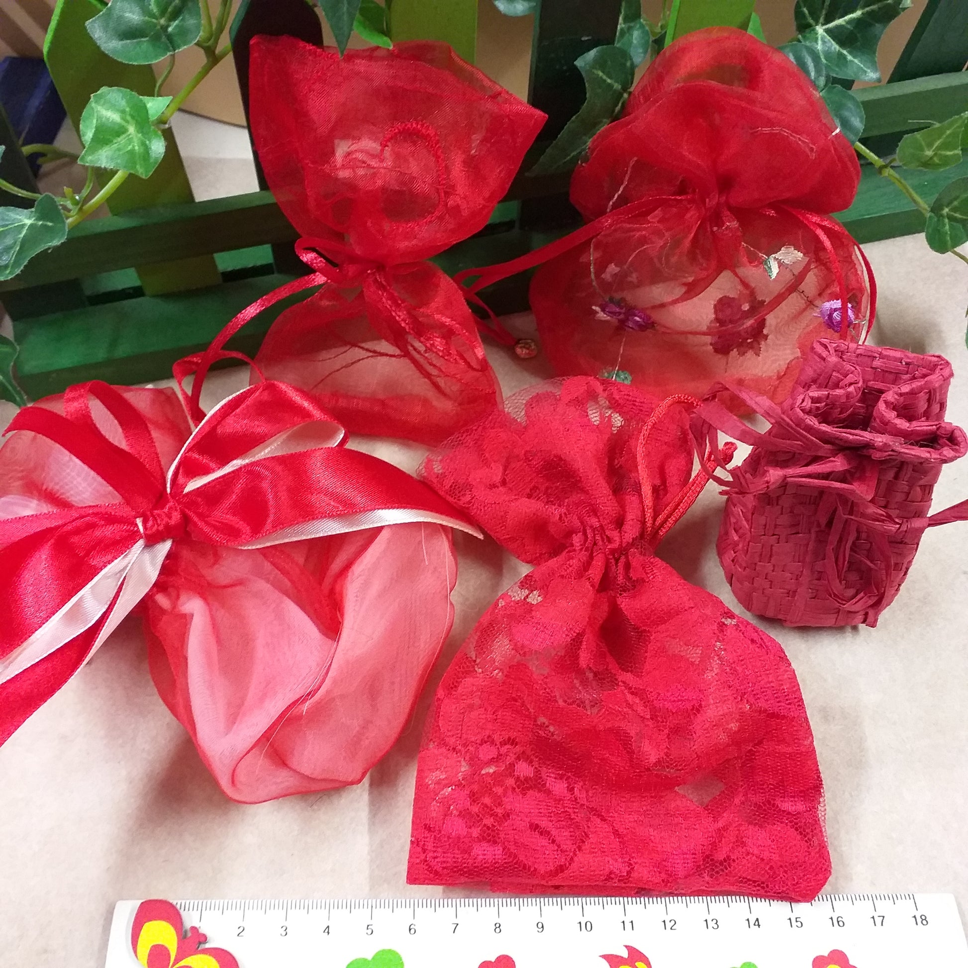 colore rosso laurea compleanno shop online negozio di vendita stock offerta sacchetti portaconfetti economici sacchettini colorati assortiti misti portalavanda portariso portapetali porta pot pourri fiori secchi profumati
