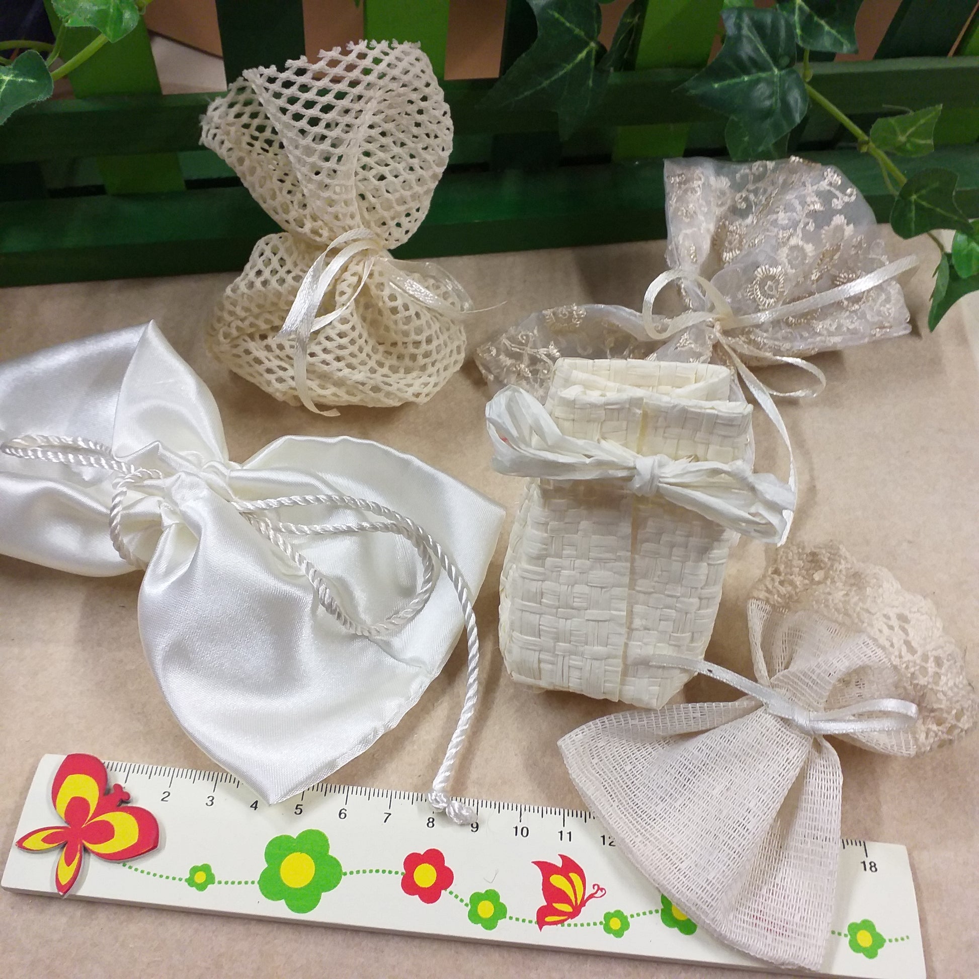 colore panna matrimonio anniversario nozze oro argento shop online negozio di vendita stock offerta sacchetti portaconfetti economici sacchettini colorati assortiti misti portalavanda portariso portapetali porta pot pourri fiori secchi profumati