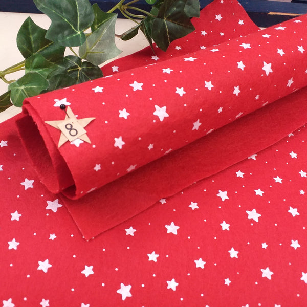 panna rosso pannolenci feltro morbido fantasia stampato stelle e stelline per Natale decorazioni fuoriporta addobbi albero ghirlanda centrotavola natalizio
