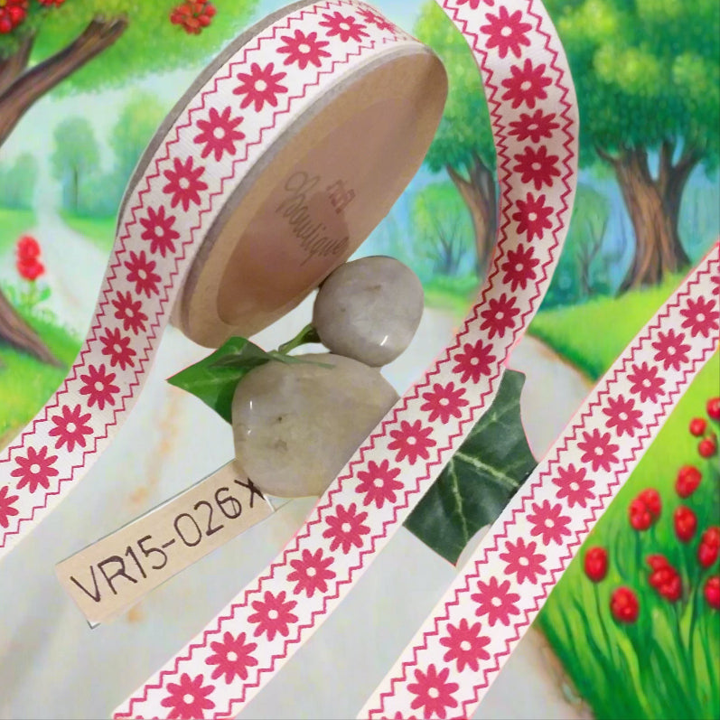 bordo fiori margherite fondo panna colore rosso nastro passamaneria bordura uso fai da te bambole di stoffa pezza fiocco nascita cucito creativo sfere palline albero Natale
