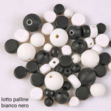 sfere palline medaglie pastiglie perle di legno bianco nero foro largo per bracciale e collana di fettuccia corda macramè arazzo da parete