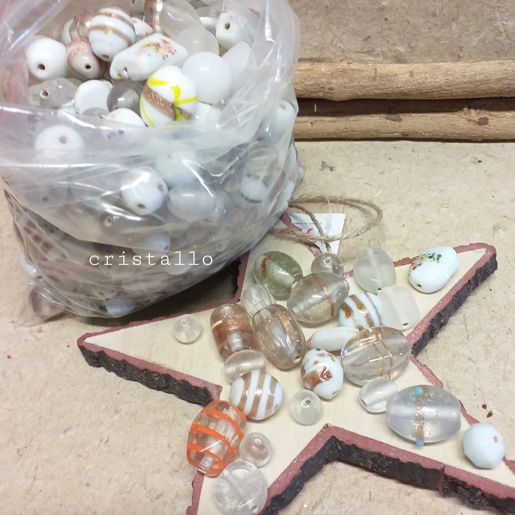 bianche e trasparenti cristallo perle miste colorate bigiotteria collane bijoux vendita sfuse a chilo perline tipo murano veneziano uso creazioni gioielli decorazioni hobbistica