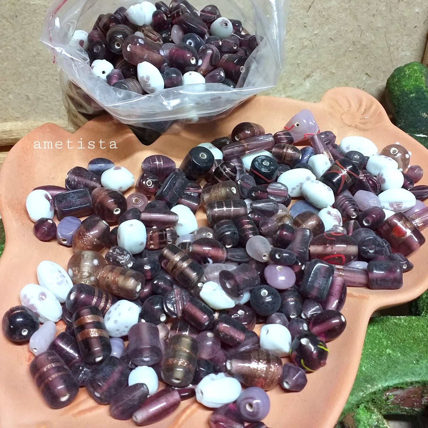 bianco lilla viola ametista perle sfuse a chilo colorate miste vendita per bigiotteria lavorazione collane fai da te bijoux gioielli tipo veneziano di murano decorazioni avventurina fiori