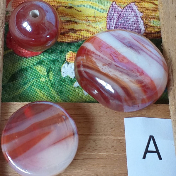 Perle grandi di vetro rosso giallo stock piastre colorate per collane Perle grandi di vetro rosso giallo stock piastre colorate per collane