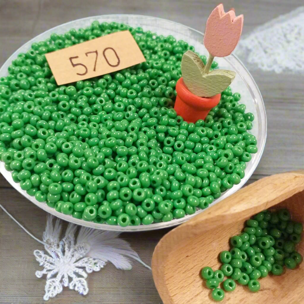 conteria verde medio 570 hobby perline rocailles in vetro perlato 2.5 mm uso creare fiori Veneziani piantine alberelli bonsai natalizi pasquali gioielli bijoux di bigiotteria centrini tissage danese