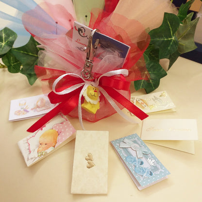 la scelta dei bigliettini  laurea, comunione cresima nascita bimba anniversario battesimo bimbo cresima per confezionare animaletti portachiavi bomboniere sacchettino confetti pronto colore rosso bianco