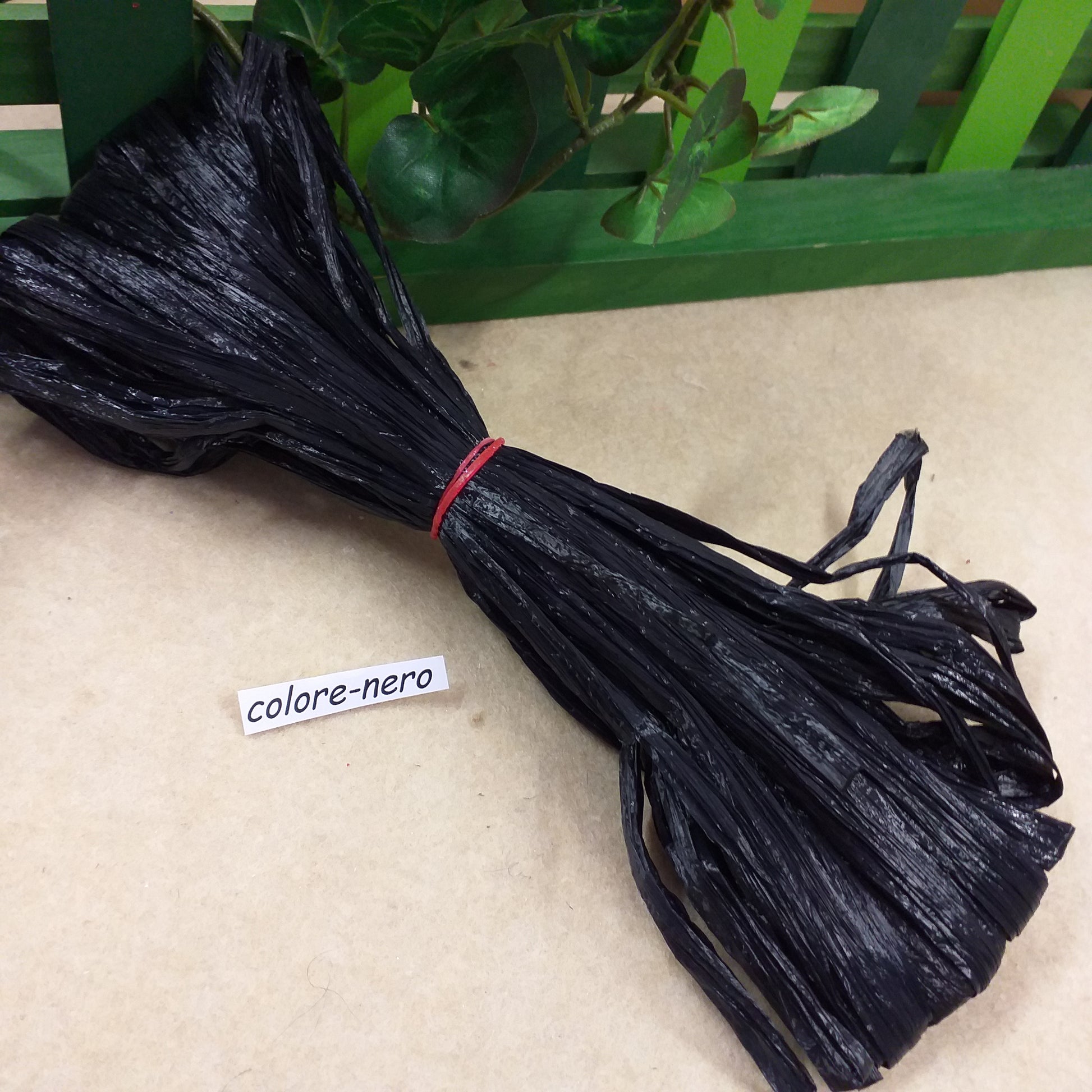 colore nero rafia di carta sintetica colorata per bomboniere fai da te lavoretti creativi packaging natale confezioni pacco regalo uova pasquali partecipazioni