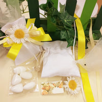 kit sacchettini bianchi bomboniere margherite fiori decorazioni per fai da te con confetti matrimonio Battesimo Prima Comunione Santa Cresima