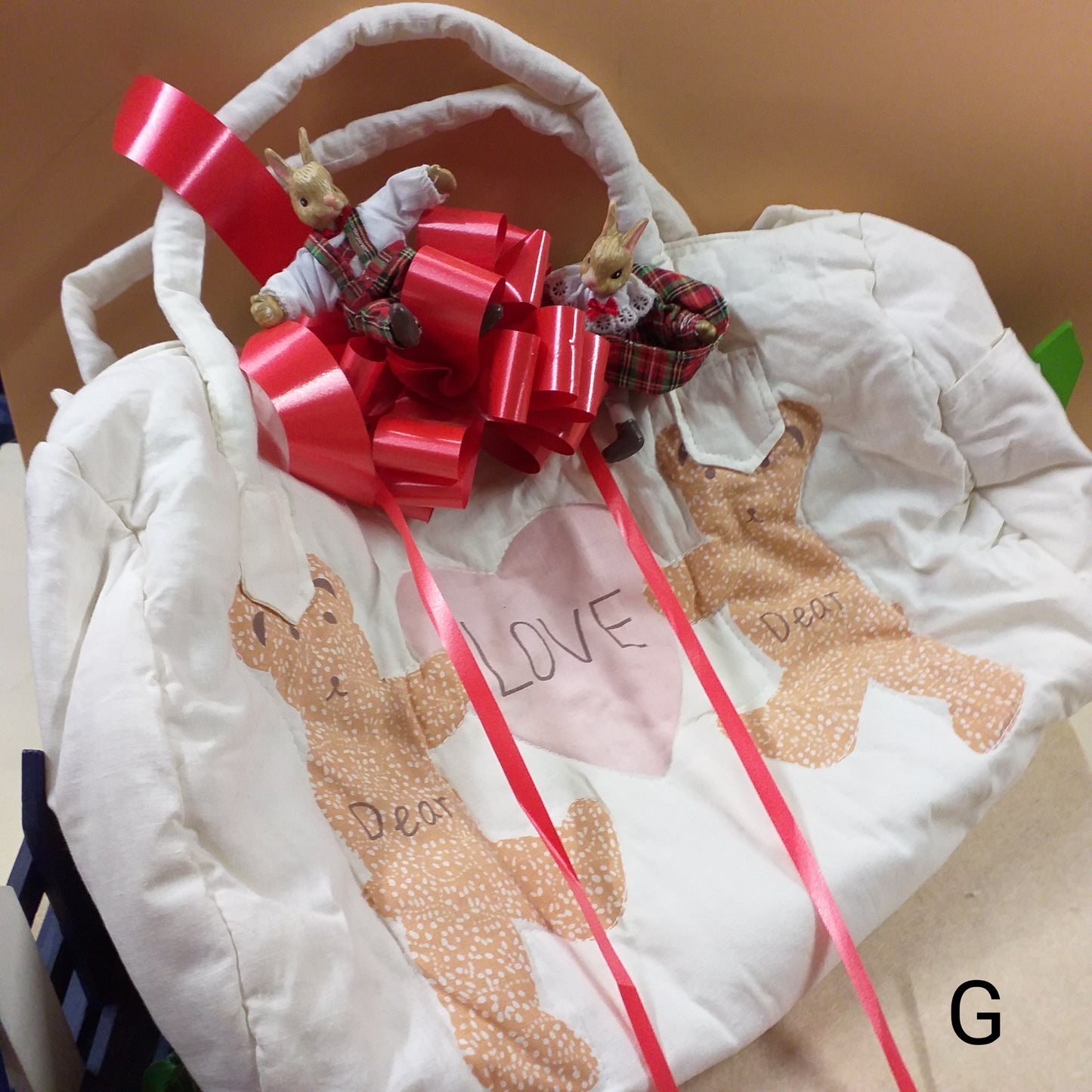 borsa love tessuto orsi dear porta lavoro di hobbistica shop online offerte stock vetrina San Valentino idee regalo economiche originali particolari artigianali per lei e lui festa innamorati 14 febbraio confezione packaging coniglietti fiocco