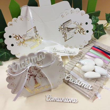 come creare da scatoline portaconfetti bianche shabby chic forma borsetta con simboli Vangelo Mitria pastorale vescovo scritta legno uso bomboniere Comunione Cresima confettata fai da te