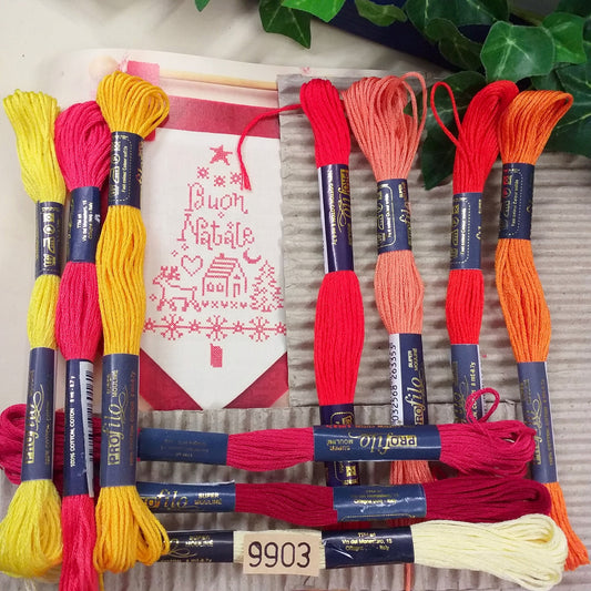 rosso arancio giallo offerta Profilo matassine di cotone da ricamo filo moulinè punto croce economico filato stafil 10 colori stock