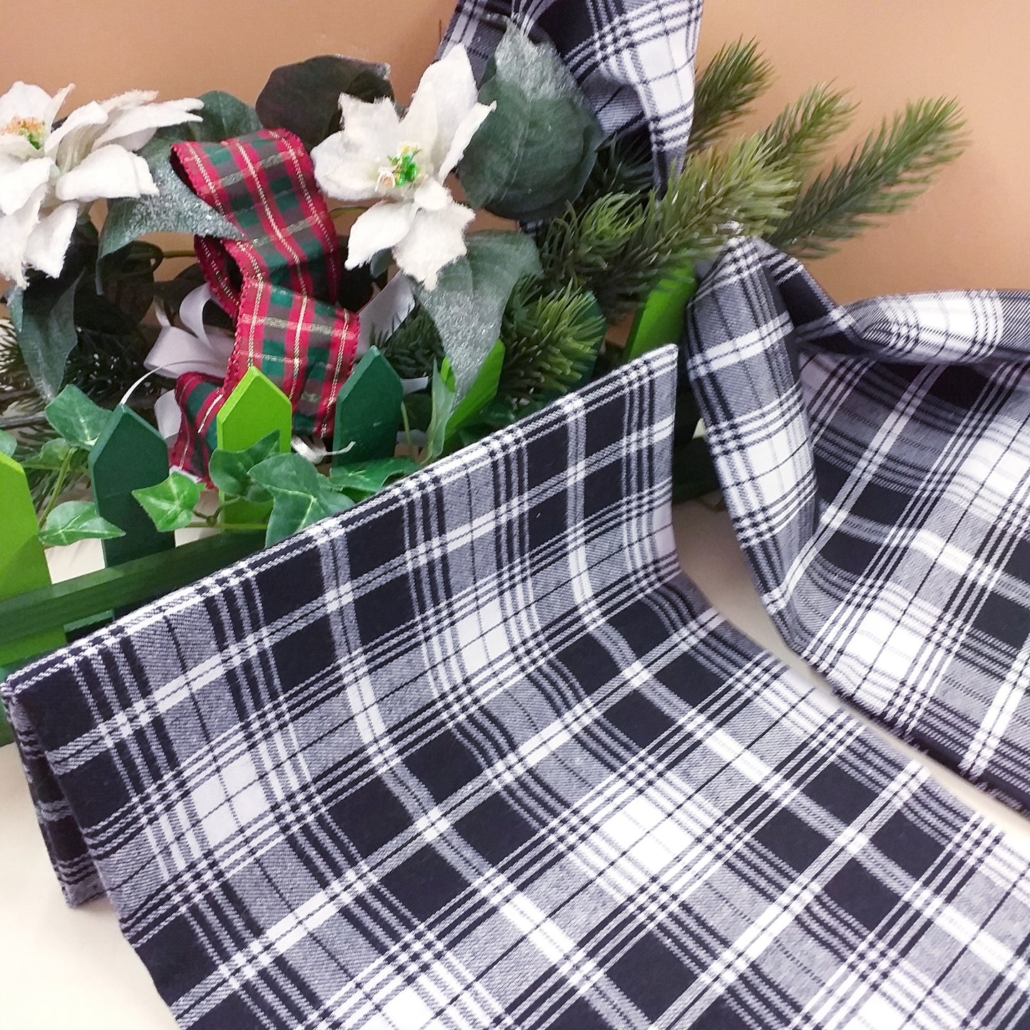 bianco nero panno tessuto scozzese lana sintetica stoffa tartan Scotland Stafil a quadretti per vetrinistica Natale addobbi decorazioni fai da te hobbistica cucito creativo