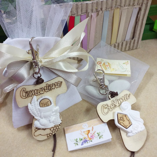 Croce Tau grande legno pirografia simboli Comunione Cresima applicazione gesso calice spighe uva Mitria pastorale versione portachiavi cordino moschettone gancio confezionata sacchetto bianco nastro shabby chic confetti tulle bigliettino tag personalizzato stampato