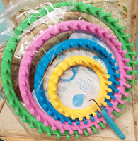 idea regalo creativo kit telaio maglia circolare 4 anelli pioli fissi plastica set ago ferro curvo maglieria facile di lana tricotin tubolari
