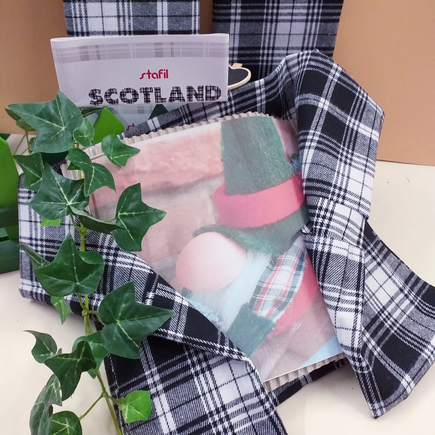 nero e bianco tartan stoff - fabric panno tessuto scozzese lana sintetica stoffa Scotland Stafil a quadretti per cuscino Sancho Natale addobbi decorazioni fai da te hobbistica cucito creativo